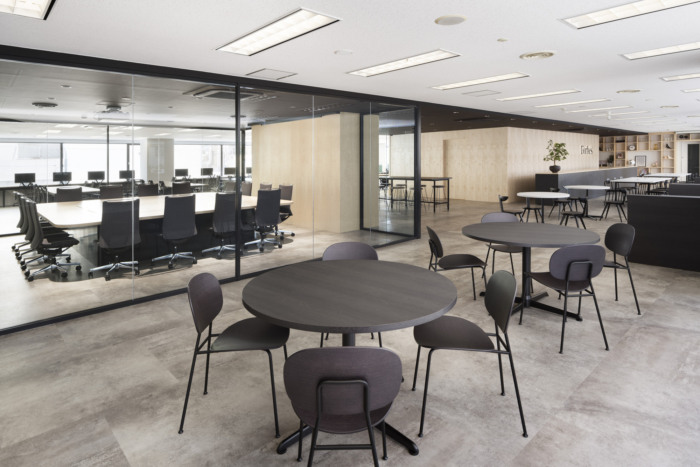 linkties Offices – Tokyo, INDesign Marketing Services