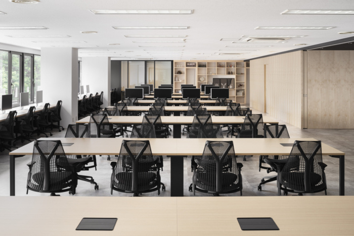 linkties Offices – Tokyo, INDesign Marketing Services