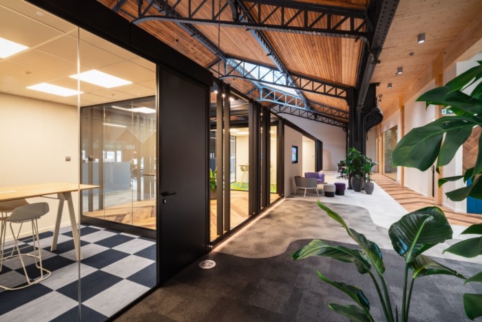 B/S/H/ Offices – Brussels, INDesign Marketing Services