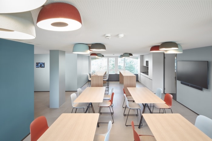 Zuger Kantonalbank Offices – Cham, INDesign Marketing Services