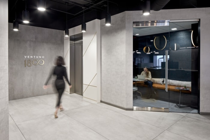 1800 West Loop Spec Suite – Houston, INDesign Marketing Services